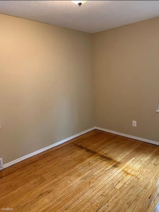 Foto del edificio - 3 br, 1.5 bath House - 15420 Fielding St