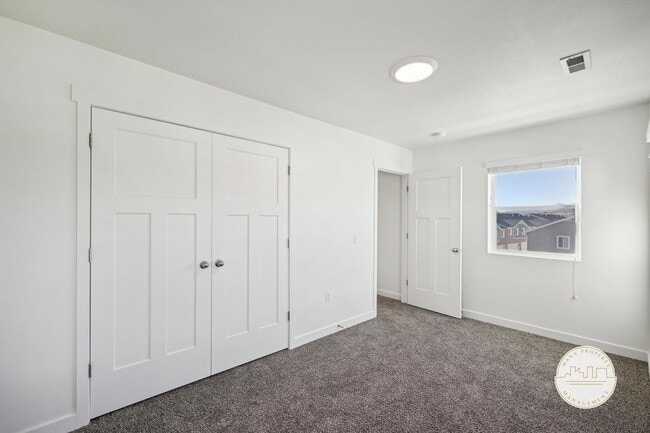 Building Photo - Dublin Farms Townhomes