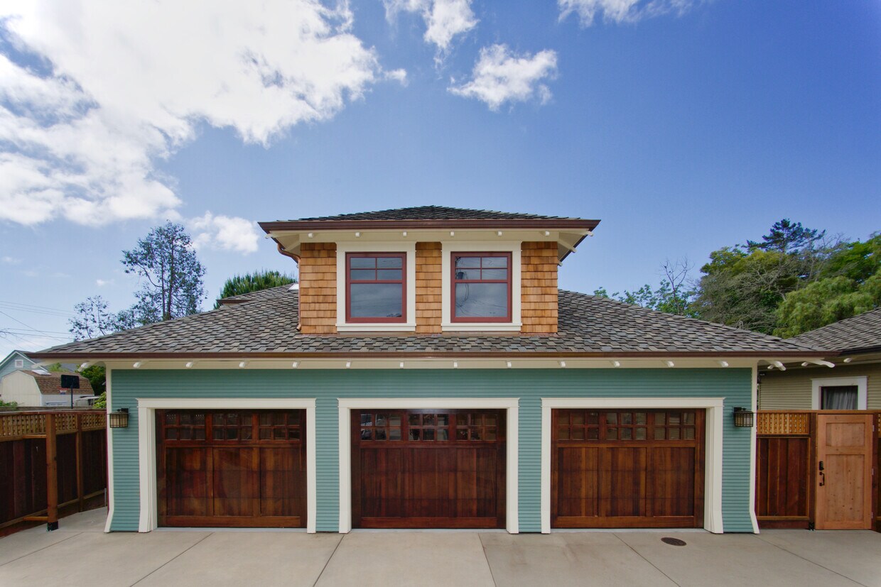 Primary Photo - 246 Berkeley Way