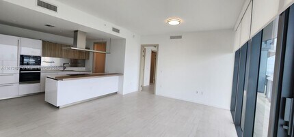 Building Photo - 1000 Brickell Plaza