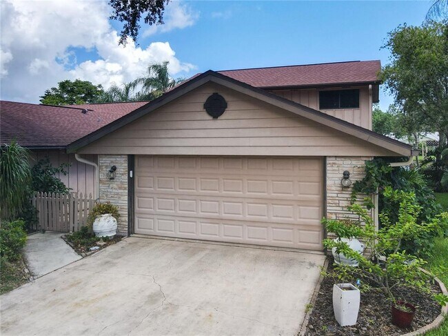 Building Photo - 26 Lake Fairgreen Cir