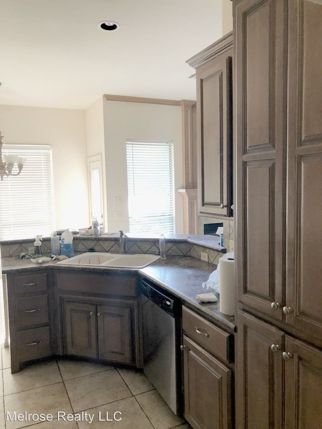 Building Photo - 4 br, 2.5 bath House - 1925 CEDAR POINTE LANE