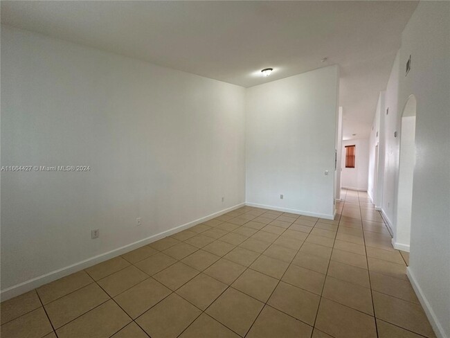 Foto del edificio - 1661 SE 29th Ct