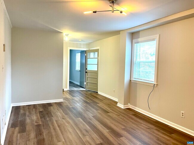 Foto del edificio - 1640 Center Ave