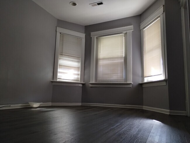 Foto del edificio - 8031 S Burnham Ave