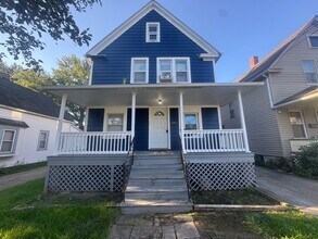 Building Photo - 2807 Roanoke Ave