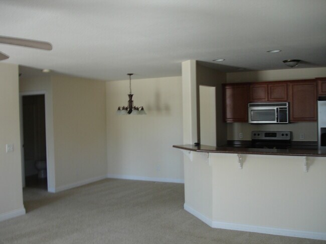 Foto del edificio - 703 Prairie View Rd