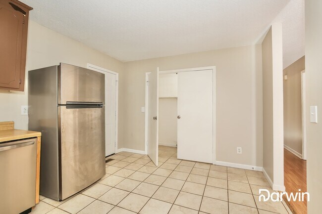 Building Photo - 15 Periwinkle Court, Greensboro, NC 27407