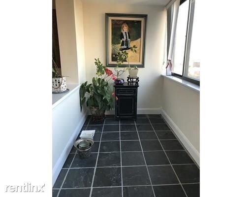 Building Photo - 2 br, 2 bath  - 2 Hawthorne Pl Apt 15D