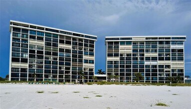Building Photo - 19 Whispering Sands Dr