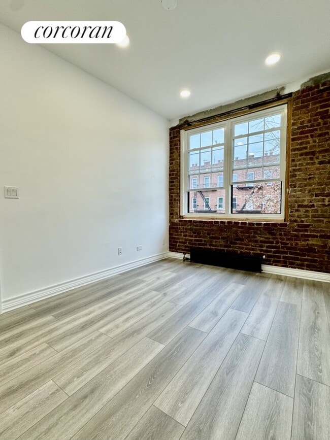 2314 Steinway St, Queens, NY 11105 Room for Rent in Queens, NY