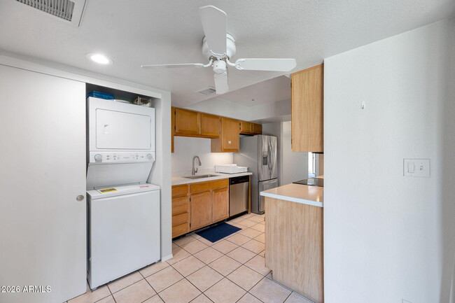 Building Photo - 9550 N 94th Pl