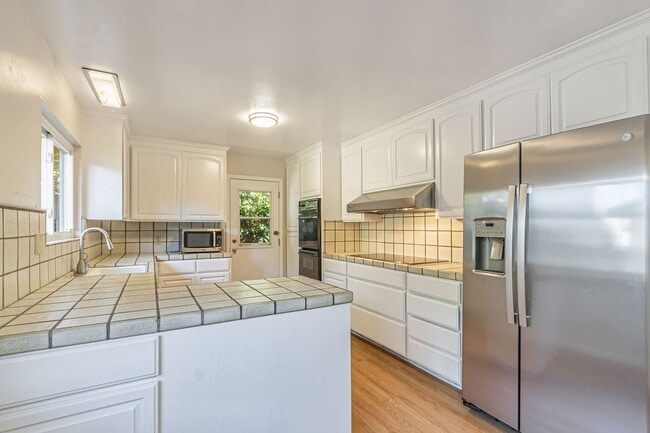 Building Photo - Beautiful Remodeled 5-Bedroom Los Altos Home