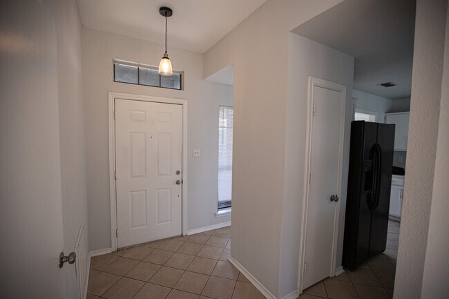 Building Photo - 8640 Malibu St