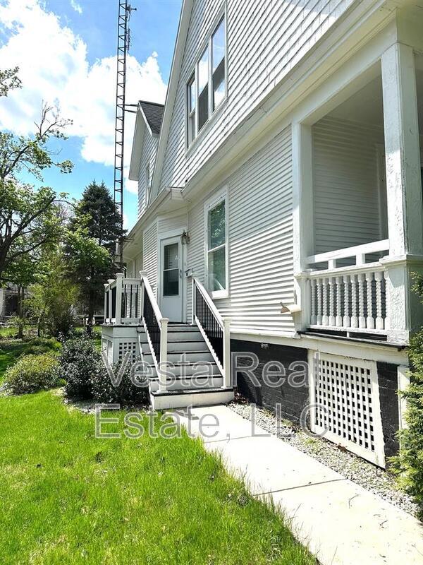 Building Photo - 1211 E Jefferson St