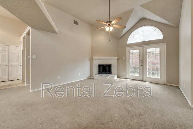 Foto del edificio - 4408 Sierra Dr
