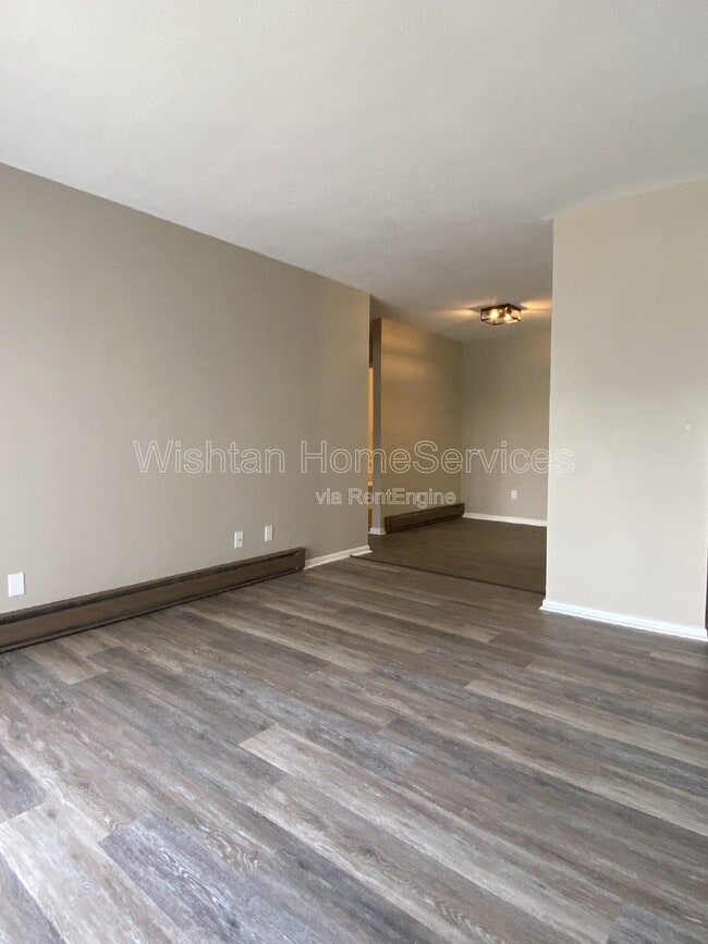 Building Photo - 217 Charleston Blvd