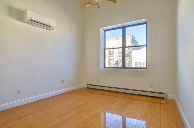 Foto del edificio - 410 Central Ave