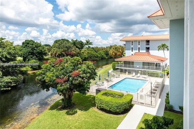 Foto del edificio - 405 S Pine Island Rd