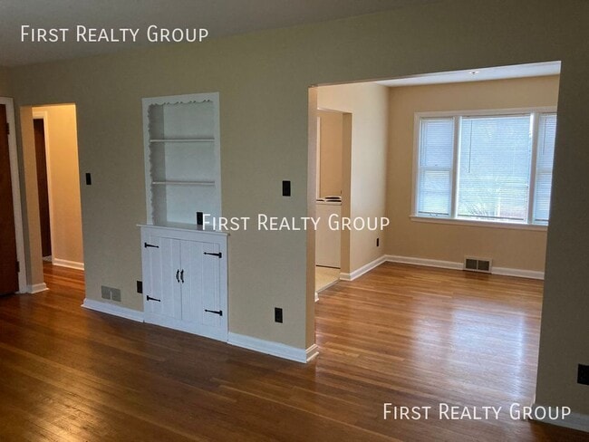 Photo - 2901 Grand Ave Apartment