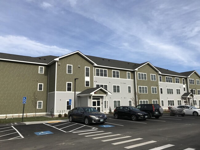 Building Photo - 15 E Ridge Dr