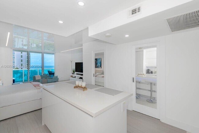 Foto del edificio - 2301 Collins Ave