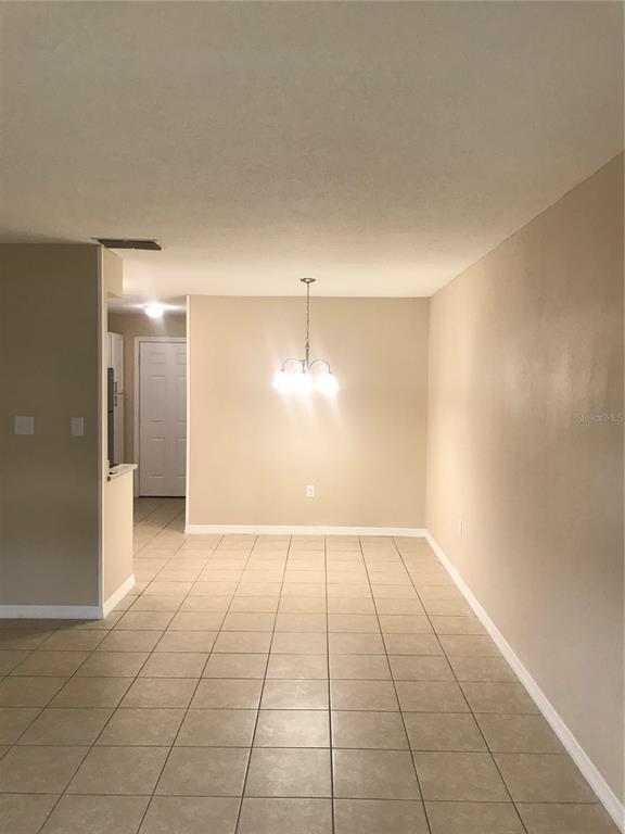 Building Photo - 705 N Oak Ave