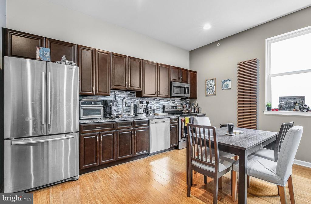 Primary Photo - 2422 Frankford Ave