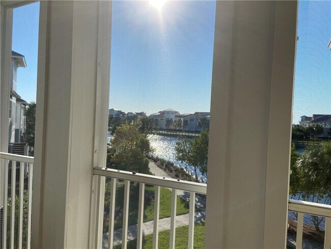 Foto del edificio - 258 Sapphire Lake Dr