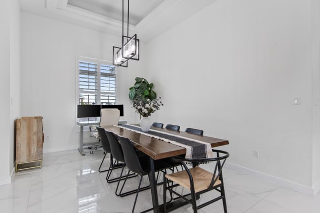 Building Photo - 112 Talon Dr