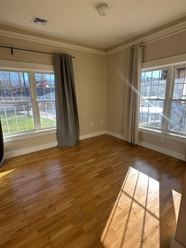 Foto del edificio - 54 Loomis St