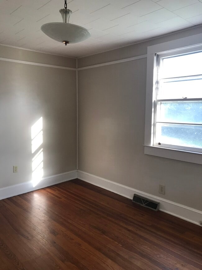 Building Photo - 1008 Orr St