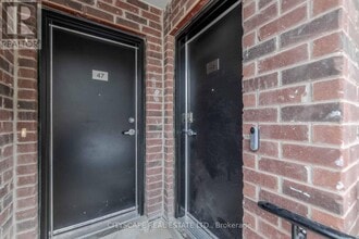 Building Photo - 871 Sheppard Ave W