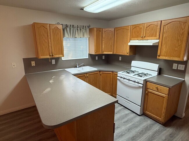Foto del edificio - Beautiful North Ogden Town home for Rent