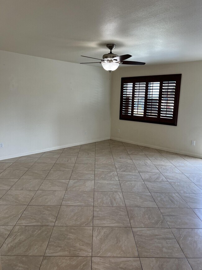 Foto del edificio - 2683 Caulfield Dr
