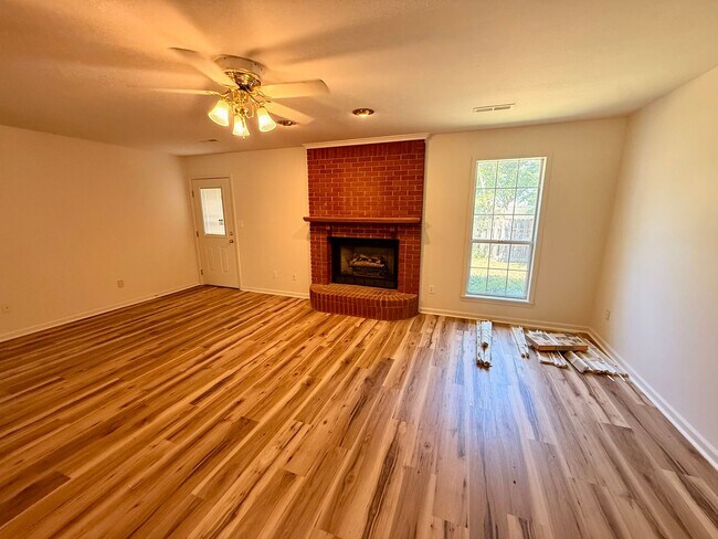 Foto del edificio - 3108 Maplewood Terrace