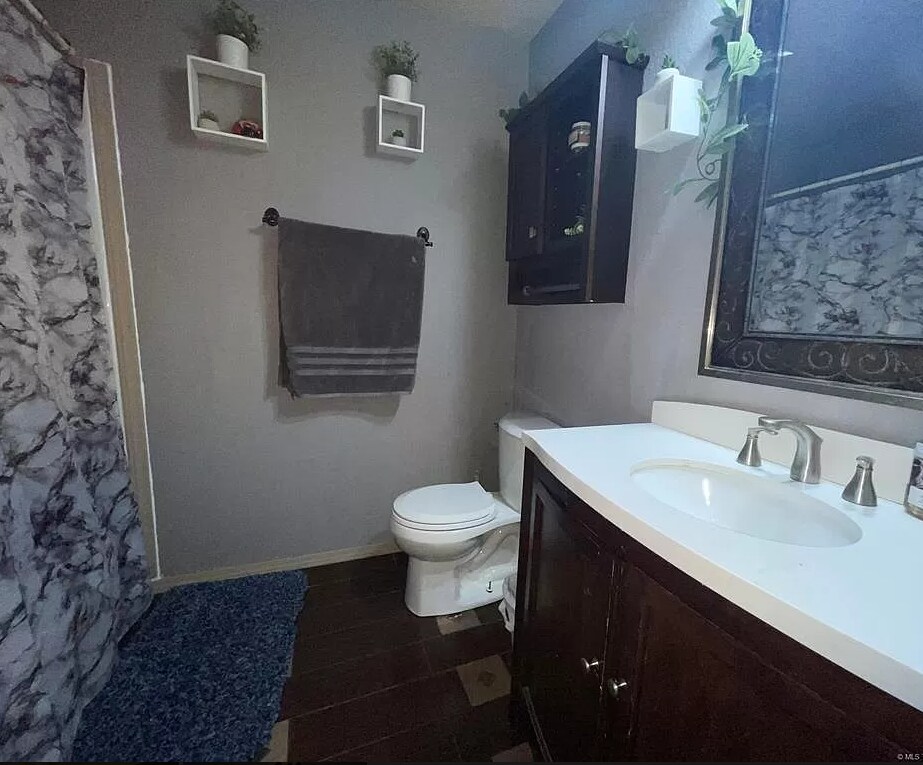 Foto del edificio - 619 E Brook St