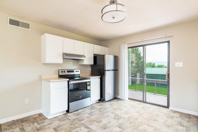 Building Photo - 208 Berry Way