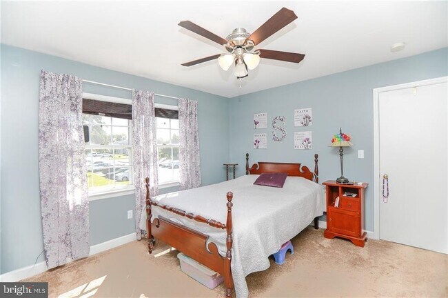Building Photo - 138 Towne Square Dr