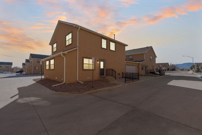 Photo - 7327 Carlin Grv Apartment