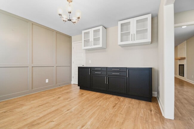 Building Photo - Pet Friendly Four Bedroom!