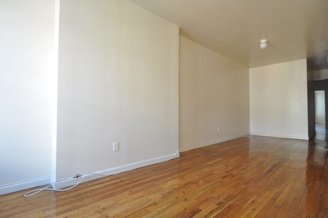 Building Photo - 278 W 115th St