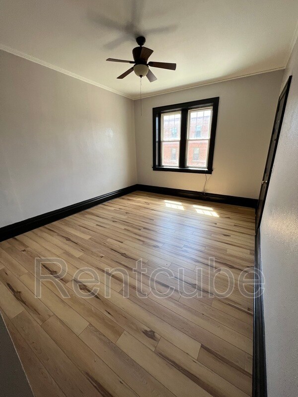 Foto del edificio - 247 W 11th St
