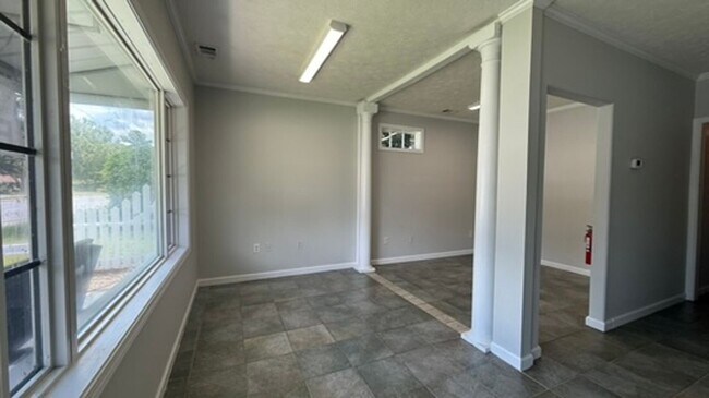 Building Photo - Commercial Office Space in Historic Richmond Hill