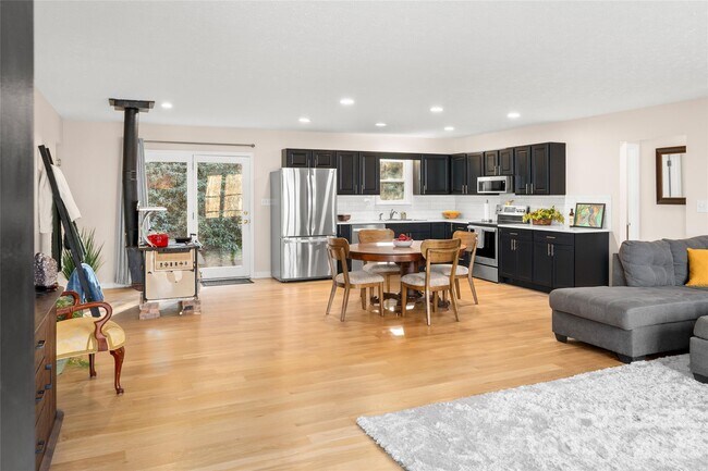 Foto del edificio - 73 The Old Run Rd