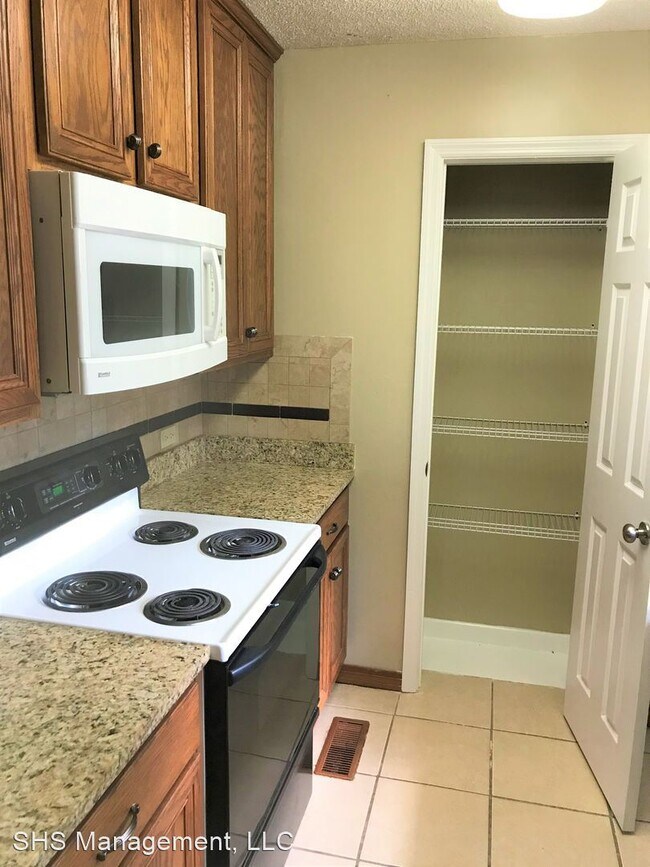 Foto del edificio - 4 br, 2 bath House - 2001 Crabapple