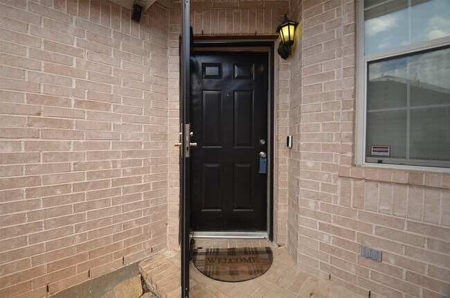 Foto del edificio - 2911 Meadowglen Cove