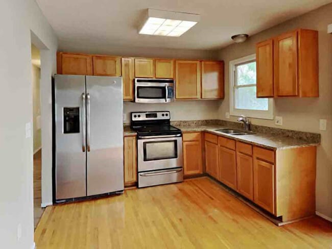 Building Photo - 7284 Springbrook Ln