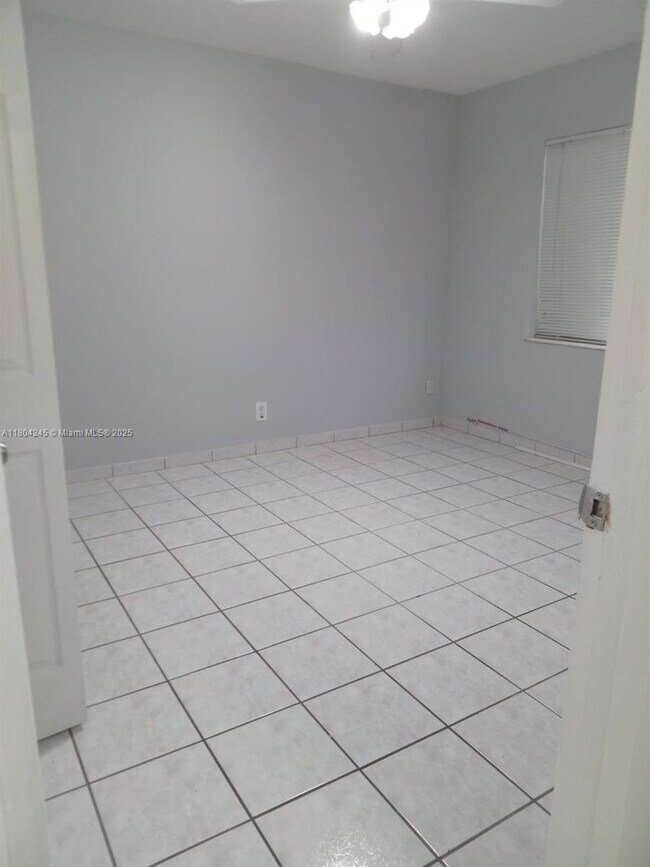 Foto del edificio - 12820 SW 43rd Dr