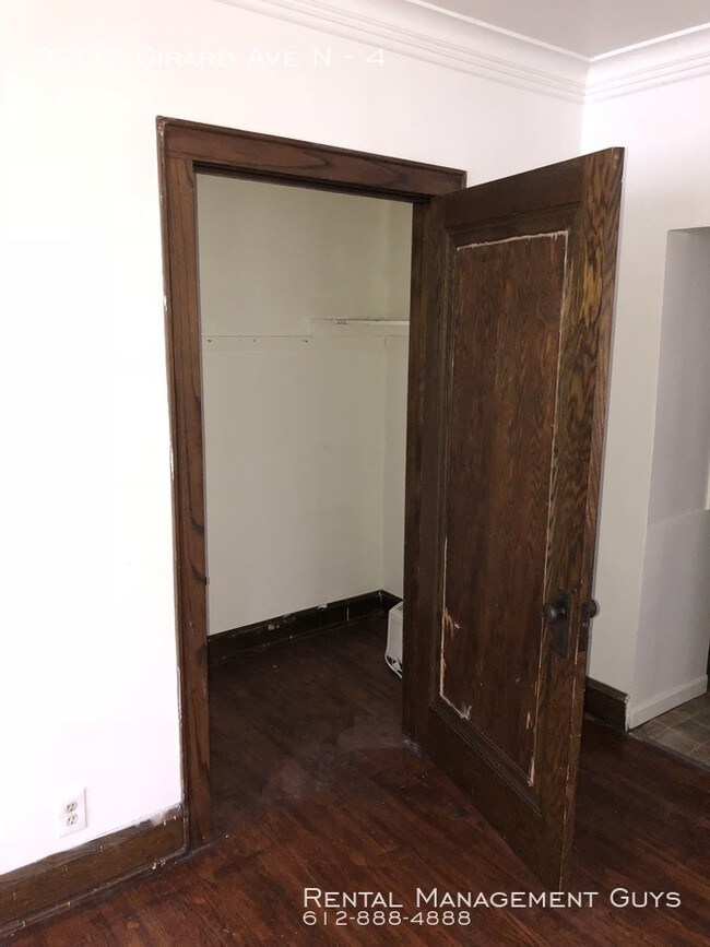 Building Photo - 2 Bedroom Apartment-Heat Paid